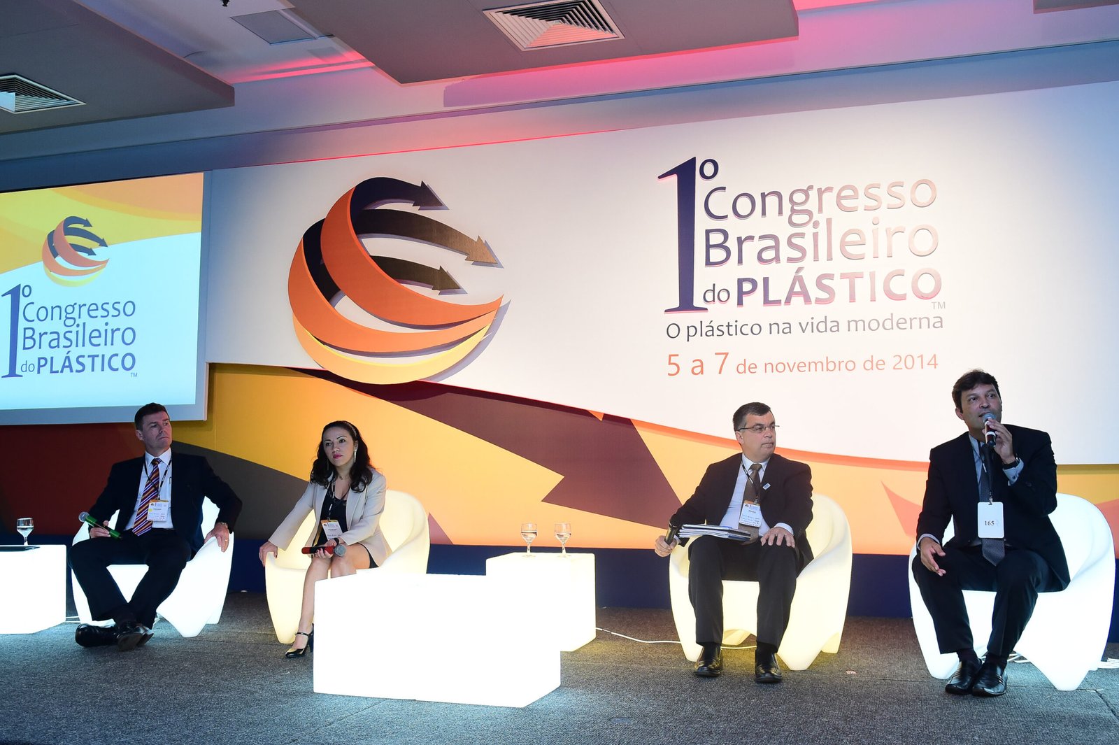 Porto Alegre-RS; 06/11/2014; Primeiro Congresso Brasileiro do Plástico, realizado nos dias 05, 06 e 07 de novembro na FIERGS em Porto Alegre. Foto: Vinícius Costa/ Agência Preview