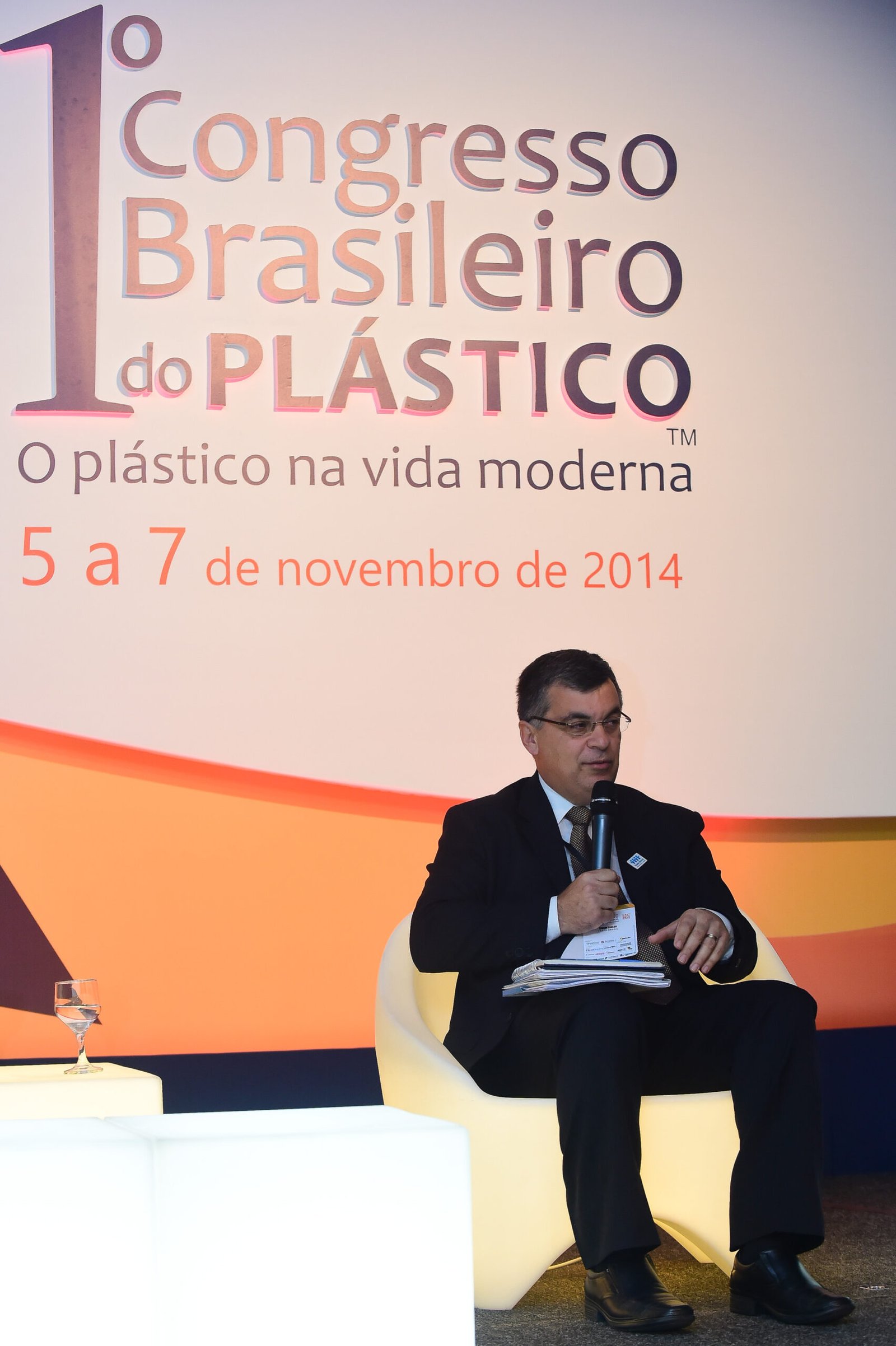 Porto Alegre-RS; 06/11/2014; Primeiro Congresso Brasileiro do Plástico, realizado nos dias 05, 06 e 07 de novembro na FIERGS em Porto Alegre. Foto: Vinícius Costa/ Agência Preview