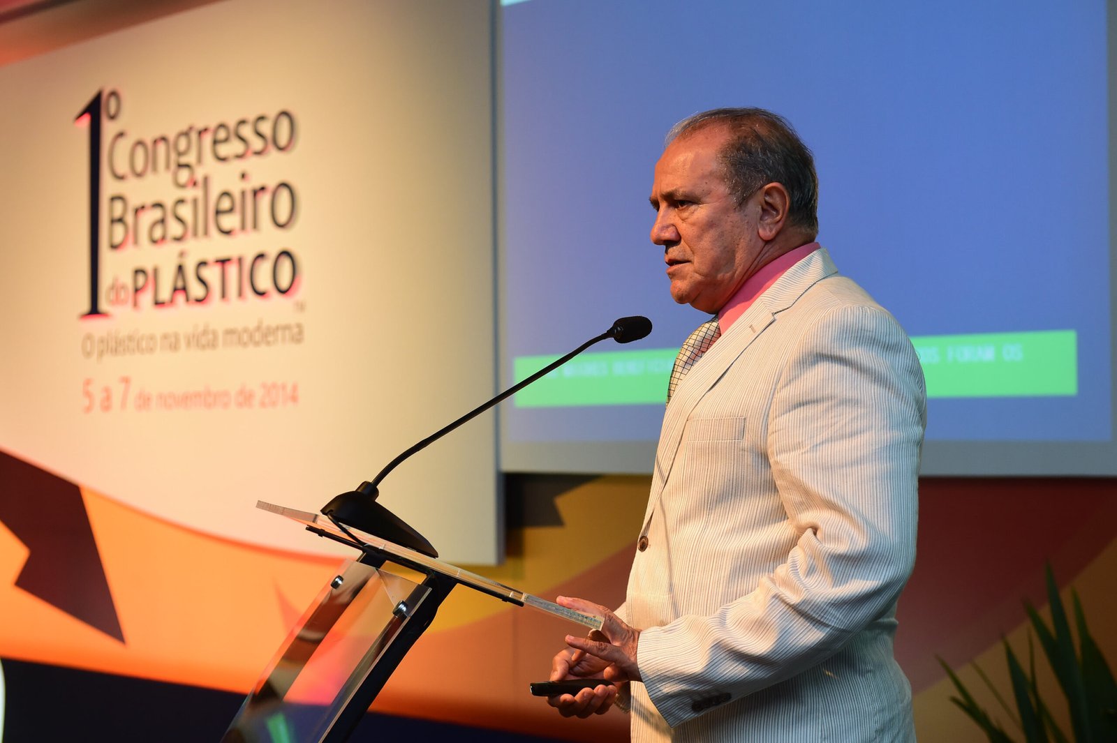 Porto Alegre-RS; 06/11/2014; Primeiro Congresso Brasileiro do Plástico, realizado nos dias 05, 06 e 07 de novembro na FIERGS em Porto Alegre. Foto: Vinícius Costa/ Agência Preview