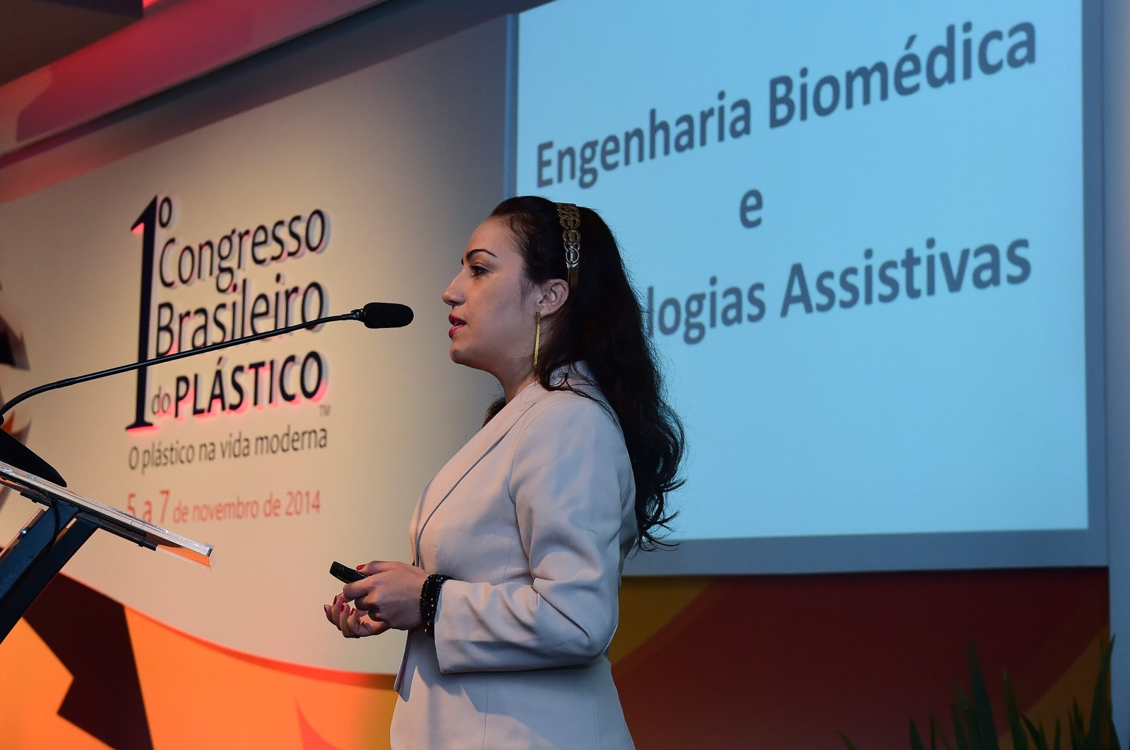 Porto Alegre-RS; 06/11/2014; Primeiro Congresso Brasileiro do Plástico, realizado nos dias 05, 06 e 07 de novembro na FIERGS em Porto Alegre. Foto: Vinícius Costa/ Agência Preview