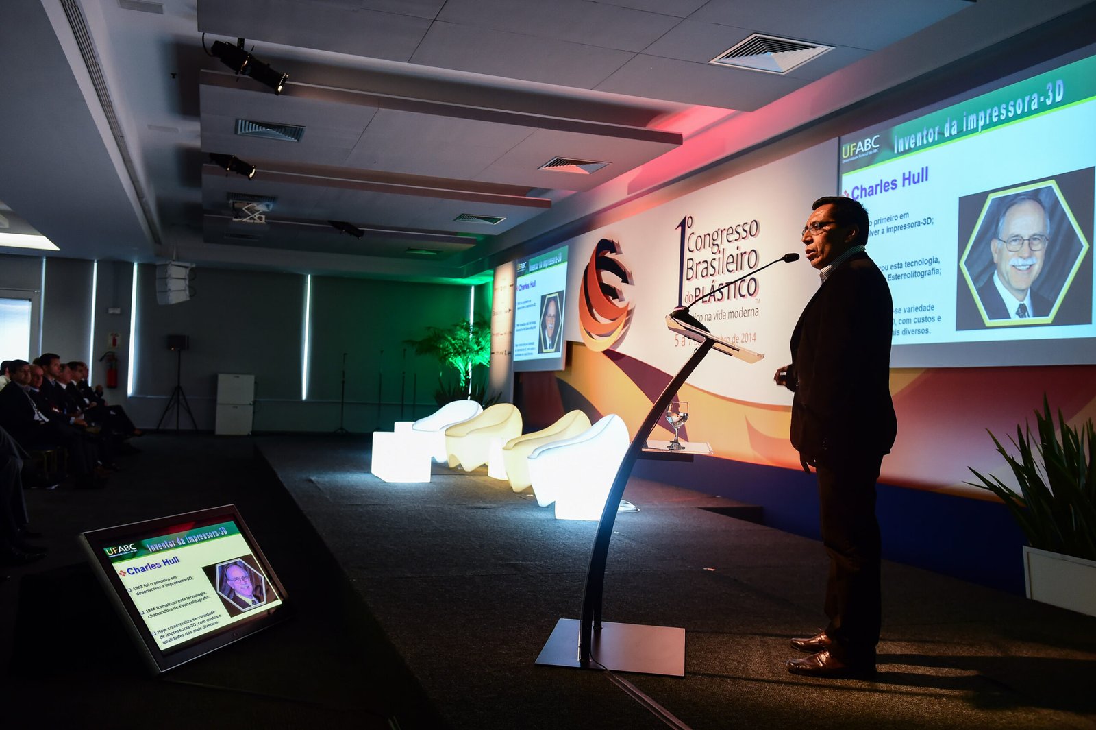 Porto Alegre-RS; 06/11/2014; Primeiro Congresso Brasileiro do Plástico, realizado nos dias 05, 06 e 07 de novembro na FIERGS em Porto Alegre. Foto: Vinícius Costa/ Agência Preview