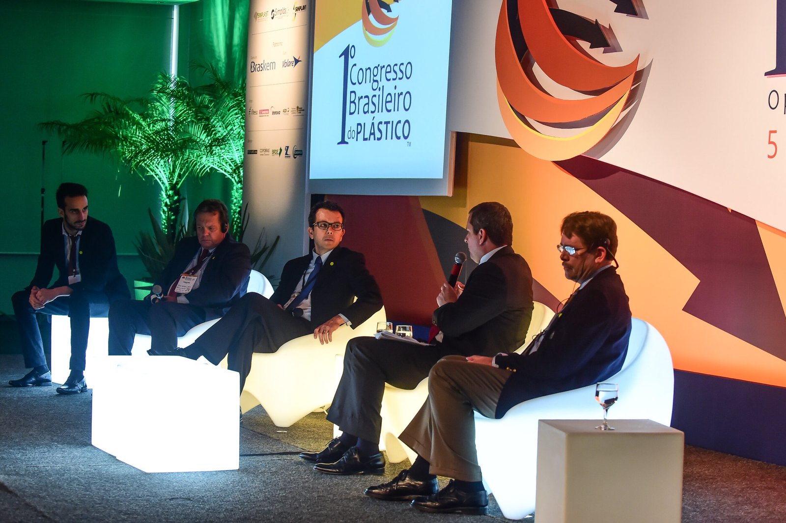 Porto Alegre-RS; 06/11/2014; Primeiro Congresso Brasileiro do Plástico, realizado nos dias 05, 06 e 07 de novembro na FIERGS em Porto Alegre. Foto: Vinícius Costa/ Agência Preview