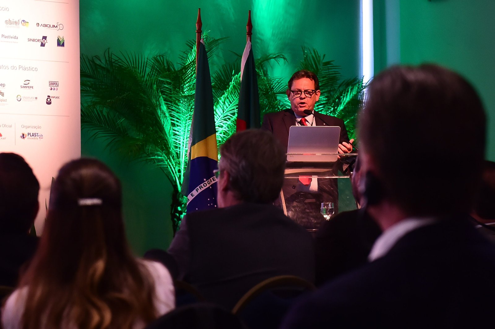 Porto Alegre-RS; 06/11/2014; Primeiro Congresso Brasileiro do Plástico, realizado nos dias 05, 06 e 07 de novembro na FIERGS em Porto Alegre. Foto: Vinícius Costa/ Agência Preview