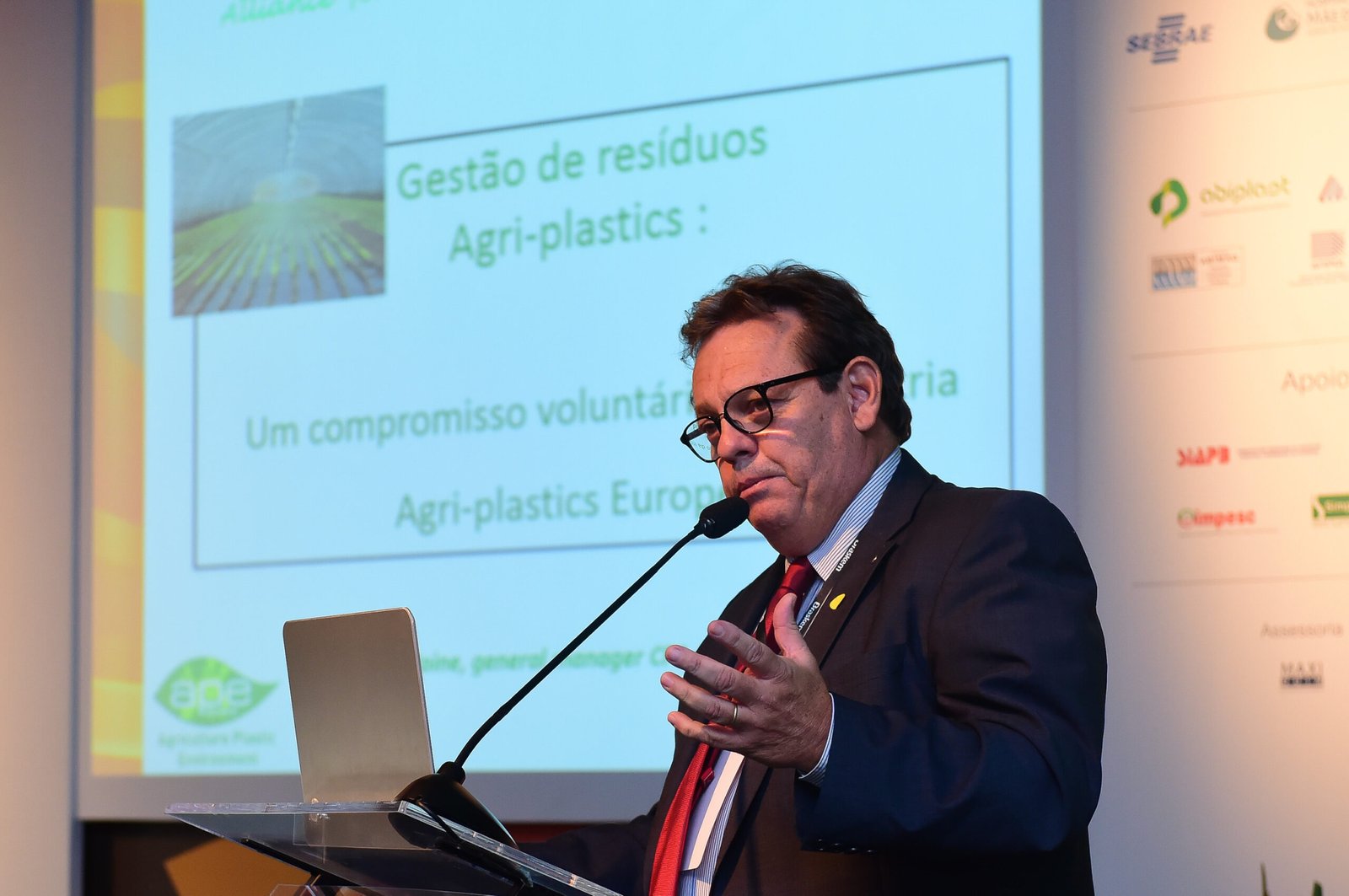 Porto Alegre-RS; 06/11/2014; Primeiro Congresso Brasileiro do Plástico, realizado nos dias 05, 06 e 07 de novembro na FIERGS em Porto Alegre. Foto: Vinícius Costa/ Agência Preview