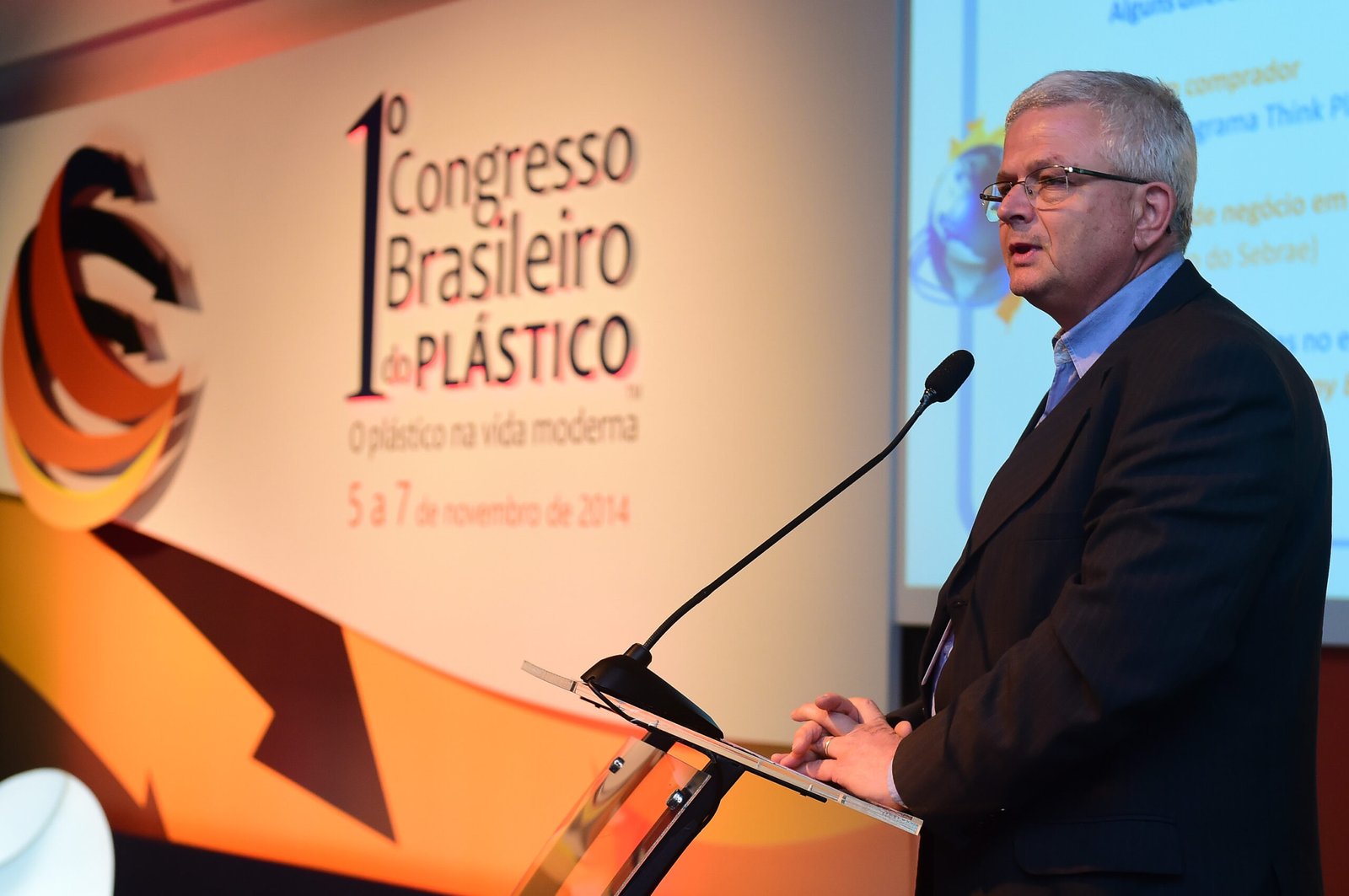 Porto Alegre-RS; 06/11/2014; Primeiro Congresso Brasileiro do Plástico, realizado nos dias 05, 06 e 07 de novembro na FIERGS em Porto Alegre. Foto: Vinícius Costa/ Agência Preview