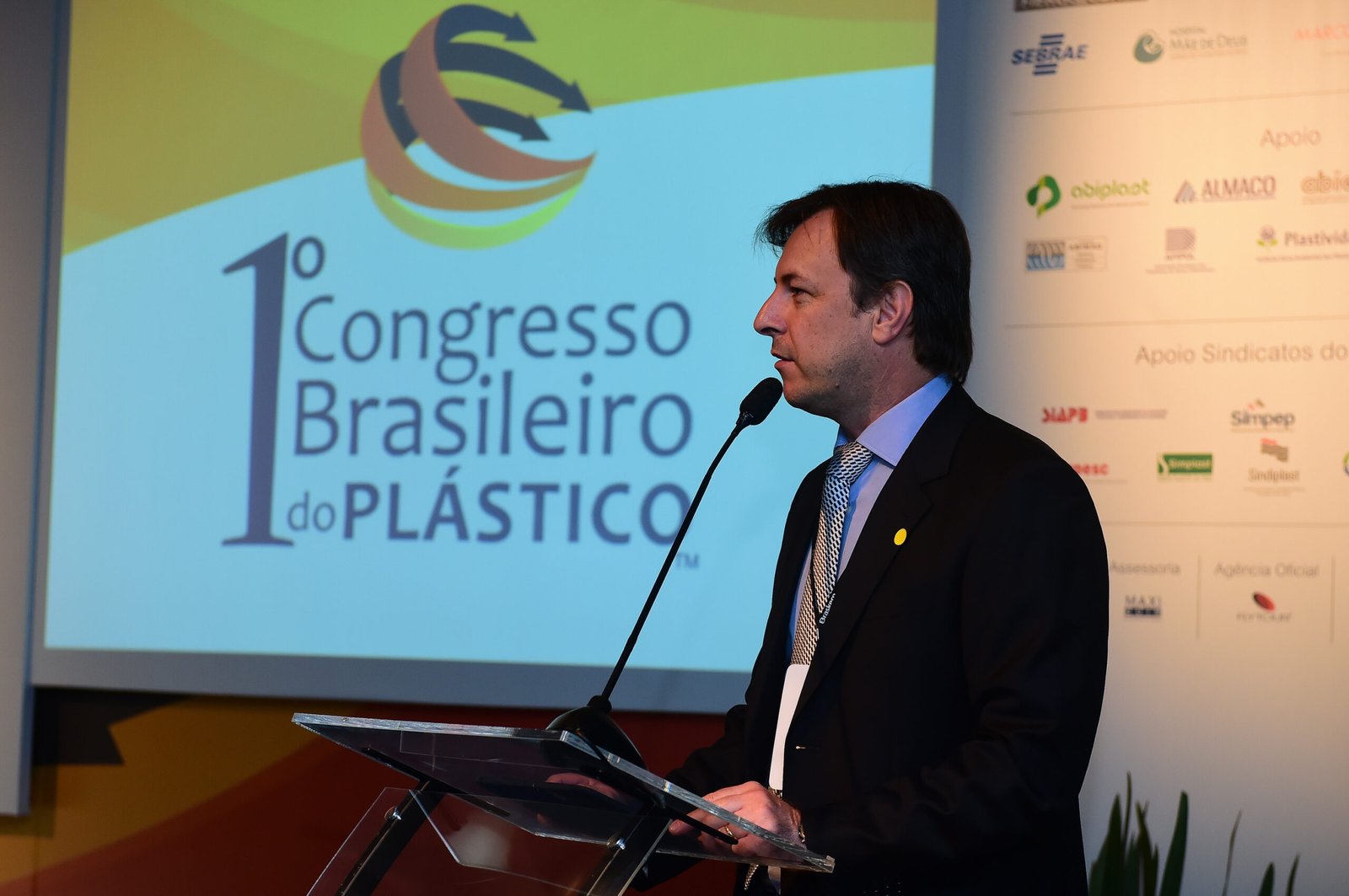 Porto Alegre-RS; 06/11/2014; Primeiro Congresso Brasileiro do Plástico, realizado nos dias 05, 06 e 07 de novembro na FIERGS em Porto Alegre. Foto: Vinícius Costa/ Agência Preview