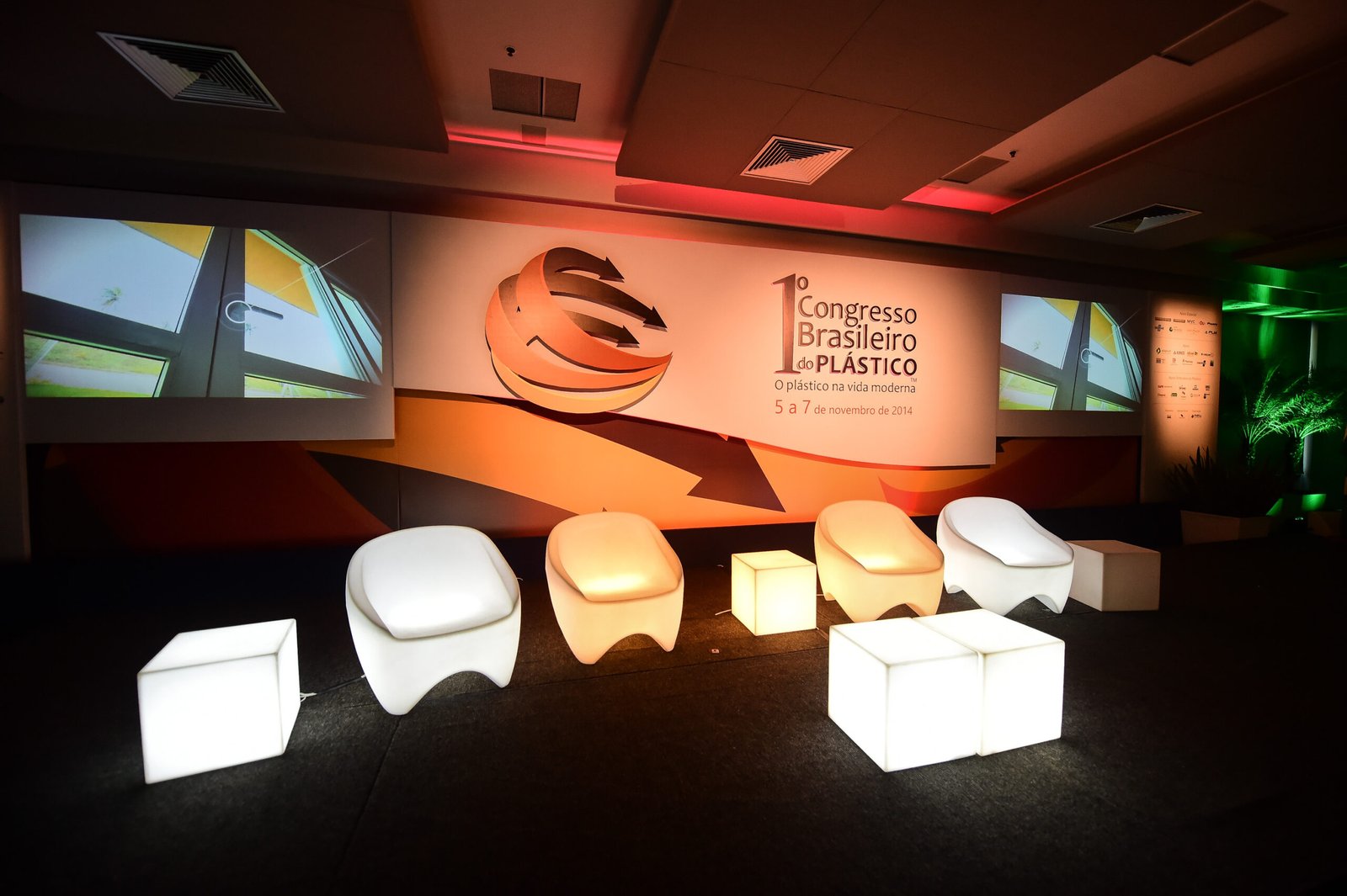 Porto Alegre-RS; 06/11/2014; Primeiro Congresso Brasileiro do Plástico, realizado nos dias 05, 06 e 07 de novembro na FIERGS em Porto Alegre. Foto: Vinícius Costa/ Agência Preview